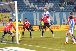 Hansa Rostock - Wacker Burghausen: Ken Leemans köpft zum 1:0 ein