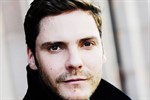 Daniel Brühl: „Ein Tag in Barcelona“