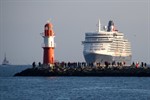 Kreuzfahrtschiff „Queen Elizabeth“ besucht Warnemünde