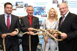 Robert Ristow (Geschäftsführer EURAWASSER Nord GmbH), Joachim Hünecke (Verbandsvorsteher des Zweckverbandes Wasser Abwasser Rostock-Land), Gesine Strohmeyer (Geschäftsführerin EURAWASSER Nord GmbH), Roland Methling (Oberbürgermeister der Hansestadt Rostock)