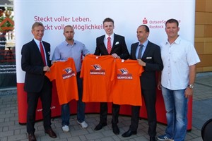 Frank Berg (OSPA Vorstandsvorsitzender), André Jürgens (EBC 1. Vorsitzender), David Markert (Seawolves Spieler), Thomas Metzke (OSPA Vorstandsmitglied), Dirk Buchholz (EBC 2. Vorsitzender)