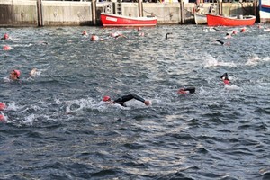 Triathlon-Schwimmen im Alten Strom 2013