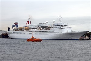 Kreuzfahrtschiff „Boudicca“ beschließt Rekordsaison in Warnemünde