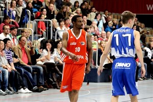 Seawolves besiegen ASC 46 Göttingen mit 80:54 - Keith Radcliff (10) war mit 20 Punkten/7 Assists Mann des Spiels