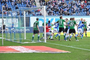 Halil Savran (Hansa Rostock) sorgt nach einem Eckball von Radjabali-Fardi für den Ausgleich gegen Preußen Münster