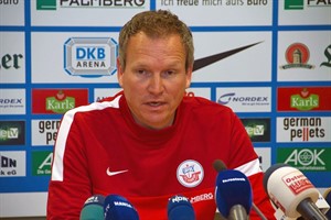 Robert Roelofsen wird gegen den Halleschen FC für Hansa Rostock als Interimstrainer auf der Bank sitzen