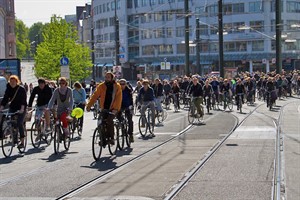 Fahrraddemo am 1. Mai 2014 gegen NPD-Aufmarsch in Groß Klein