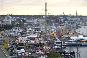 Hanse Sai Rostock: Marktmeile im Stadthafen Rostock, Foto: Hanse Sail Rostock