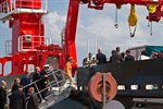 Angela Merkel besichtigt das neue Forschungsschiff Sonne in Warnemünde