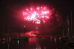 Hanse Sail Feuerwerk 2014 im Rostocker Stadthafen