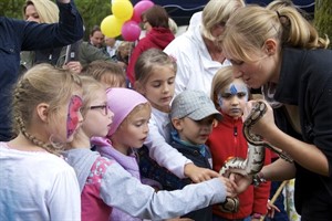 Der Höhepunkt des Zuckertütenfests im Zoo war die Tierschau. Die frisch gebackenen Schulkinder konnten den Tieren hautnah sein.