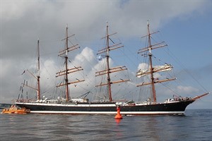 Die „Sedov“ lädt in Warnemünde zum „Open Ship“ ein