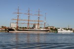 Russische „Sedov“ läuft Warnemünde an