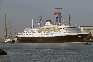 Kreuzfahrtschiff „Azores“ (ehemalige Völkerfreundschaft) in Rostock-Warnemünde