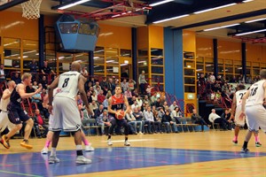 Die Rostock Seawolves (im Bild: Neuzugang Franz Winkler) unterliegen den Hertener Löwen (Foto: Thomas Käckenmeister)