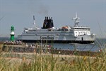 „Prins Joachim“ beim Einlaufen in Warnemünde (Foto: Archiv)