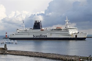 Die „Prins Joachim“ wurde nach Griechenland verkauft - das Scandlines-Logo wurde bereits vom Schornstein entfernt