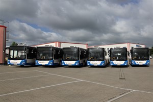 Vier neue Gelenk- und zwei Standardbusse hat die RSAG heute in Betrieb genommen