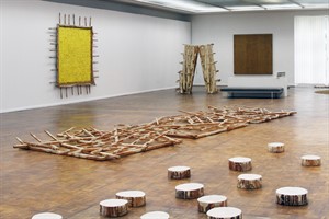 Günther Uecker: „Der geschundene Mensch“ in der Kunsthalle Rostock - „Weiße Tränen„“, „Hindernisweg“ und „Großes gelbes Bild“