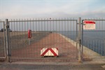 Promenade auf Warnemünder Mittelmole nach Sturmflutschäden weiter gesperrt