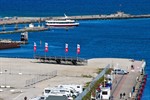 Wiro-Tribüne auf Warnemünder Mittelmole lädt zum Schiffe gucken ein