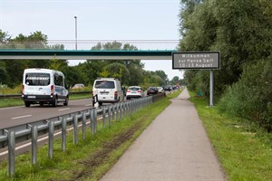 LED Informationstafel an der Stadtautobahn in Richtung Warnemünde