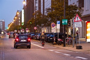 Nachdem die Verkehrsführung in der Langen Straße geändert wurde, herrscht Unsicherheit.