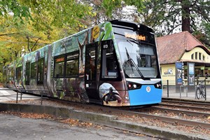 Die neue Zoo-Bahn ist ab morgen im Linienverkehr unterwegs. (Foto: Zoo Rostock/Kloock)