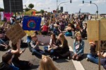 Fridays For Future-Demo blockiert die L22