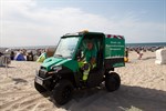 E-Buggy dreht Extra-Strandrunde zum Müllsammeln