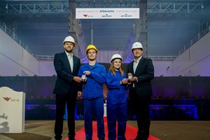 AIDAcosma - Kiellegung auf der Neptun Werft in Rostock-Warnemünde: Tim Meyer, Charleen Hoffmann, Kenny Schaft & Felix Eichhorn (v.l.n.r.)