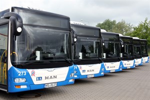 Neben den Dieselbussen verkehren in Rostock künftig auch Elektrobusse (Foto: Archiv)