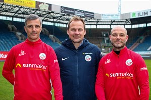 Hansa-Chef-Trainer Jens Härtel, Vorstand Sport Martin Pieckenhagen und Co-Trainer Ronny Thielemann (v.l.n.r., Foto: F.C. Hansa Rostock)