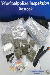 Mehrere Kilogramm Drogen sichergestellt (Foto: Polizeipräsidium Rostock)