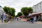 Außengastronomie in Warnemünder Mühlenstraße