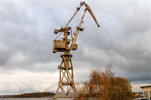 Bis 2015 stand der Möwe-Kran am ehemaligen Ausrüstungskai der Neptunwerft (Foto: Archiv)