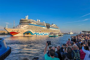 Zwei Port Partys sind 2025 zur Verabschiedung der Kreuzfahrtschiffe aus Warnemünde geplant (Foto: Archiv)